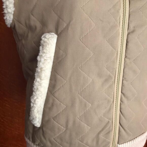 SHERPA LINED 70’s Vintage Khaki Tan Quilted Vest M - Picture 2 of 10